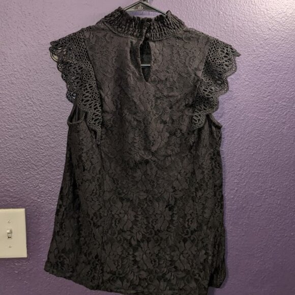 Cable and Gauge Black Lace Tank Size Large - Picture 3 of 11